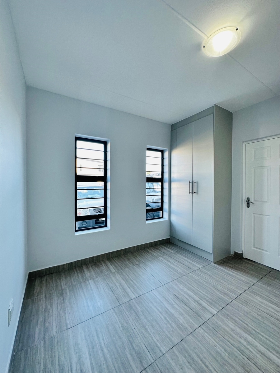 2 Bedroom Property for Sale in Parklands North Western Cape